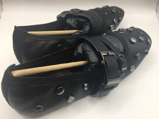 DKNY Bailarinas Piel Negra y Tachuelas Nuevas