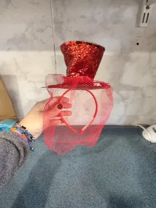 Diadema sombrero disfraz lentejuelas roja