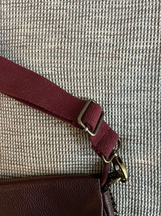 Bolso vintage burdeos con cadena