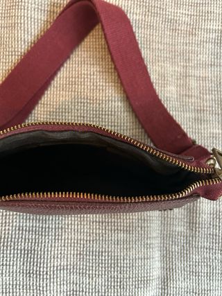 Bolso vintage burdeos con cadena