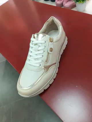 Zapatillas Mujer Blancas y Doradas