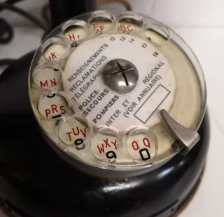 Teléfono antiguo Modelo 1924