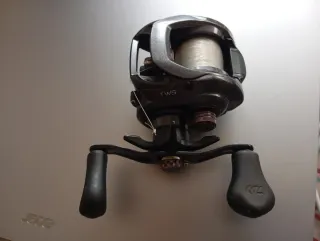 Carrete Daiwa Tatula 100HS L 7.3:1