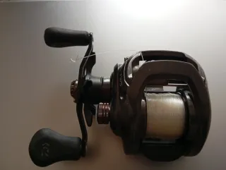Carrete Daiwa Tatula 100HS L 7.3:1