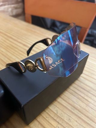 Gafas Versace Negras y Doradas