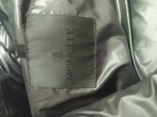 Chaqueta Moncler Negra Plumas