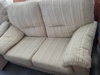 Mesa baja de cristal y madera