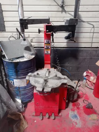 Máquina Montaje y Equilibrado Ruedas