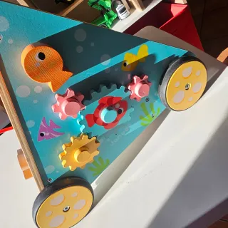 Janod Carrello Attività Gatto Legno