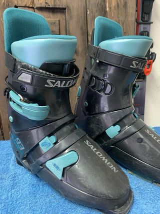 Botas de esquí Salomon 93 EXP con funda. Talla 42