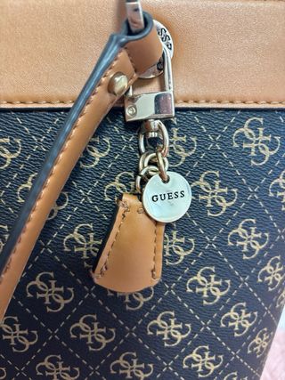 Bolso Guess Estampado Marrón y Beige