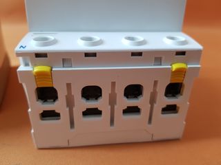 Schneider Electric iID 40A disyuntor de corriente