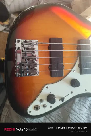 Bajo Fender Roscoe Beck 1996. De la firma