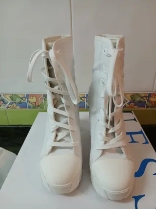 Botines Guess Blancos Tacon Plataforma