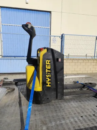 Transpaleta frutera Eléctrica Hyster y Cat