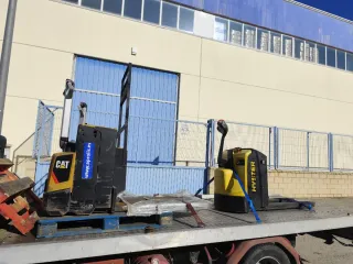 Transpaleta frutera Eléctrica Hyster y Cat