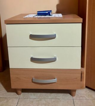 Cameretta a castello con armadio e comodini