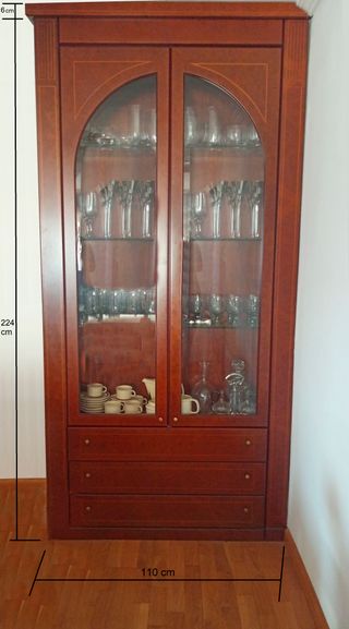 Vitrina de comedor y mueble de salón