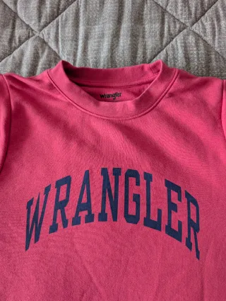 Maglia fucsia con scritta blu Wrangler