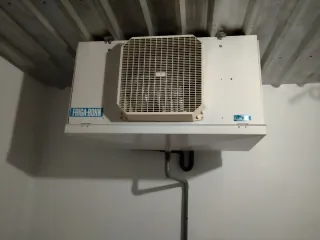 Refrigerador para cámara frigorífica