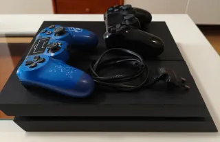 Consola PS4 500GB + 2 Mandos + Regalos