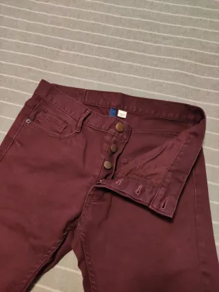 Pantalones H&M granate ajustados talla 30