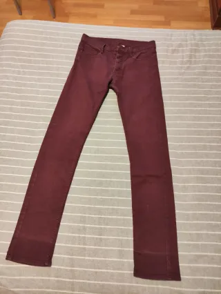 Pantalones H&M granate ajustados talla 30