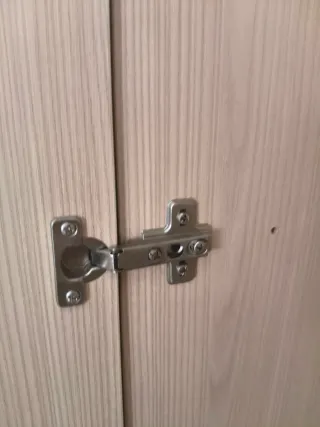 Armario escobero alto multiusos (208 cm)