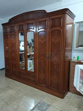 Armadio 6 ante in legno 242x218x60cm