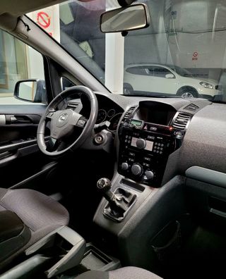 Opel Zafira 2012