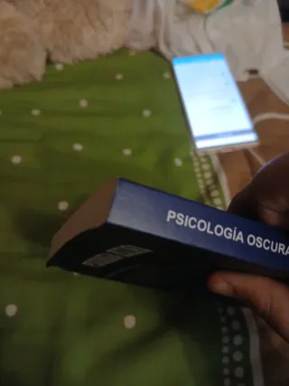 Psicología oscura: Una guía esencial de persuas...