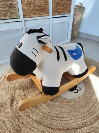 Balancín Cebra Peluche y Madera