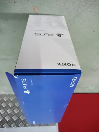 Scatola PS5 Sony PlayStation 5 modello slim
