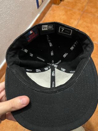 Gorra New Era Yankees Negra y Roja
