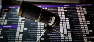 Consola de podcast Maono