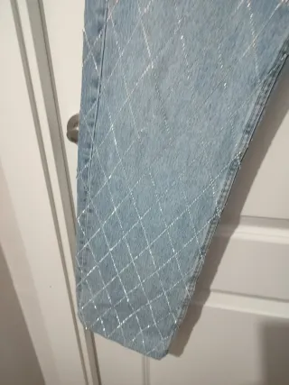 Pantalón Zara con diamantes plateados