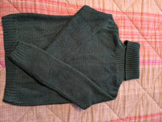 Maglione collo alto verde scuro