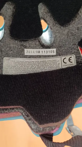 Casco azul patinaje adulto