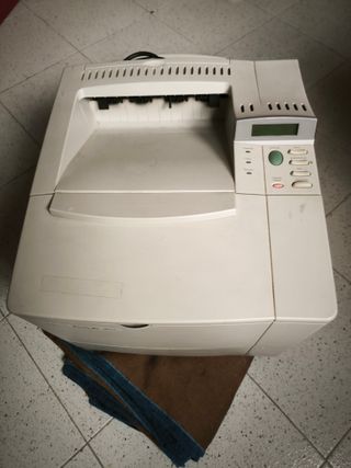 Impresora HP LaserJet 4050 con alimentador