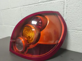 Piloto trasero derecho Nissan Almera