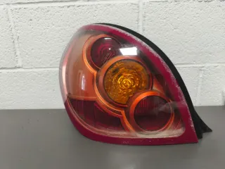 Piloto trasero izquierdo Nissan Almera