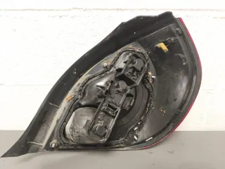 Piloto trasero izquierdo Nissan Almera