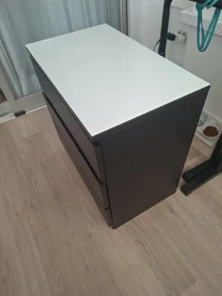 Cómoda Ikea 3 cajones madera y cristal