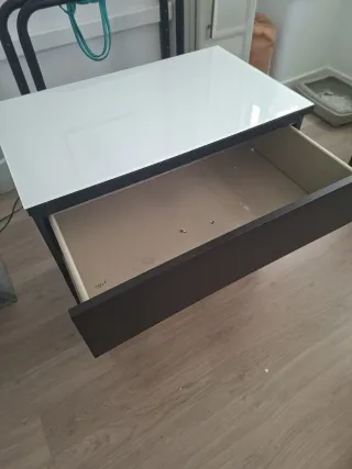 Cómoda Ikea 3 cajones madera y cristal