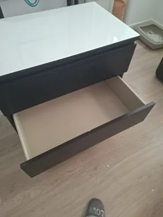 Cómoda Ikea 3 cajones madera y cristal
