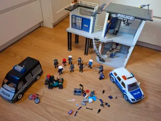Centro de Policía Playmobil, vehículos y más