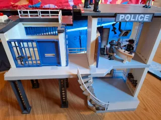 Centro de Policía Playmobil, vehículos y más