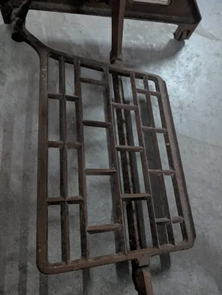 Máquina de coser Alfa antigua