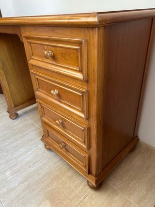Escritorio de madera maciza
