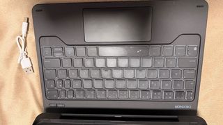 Custodia Dexnor per iPad 9/10.2 con Tastiera Nera